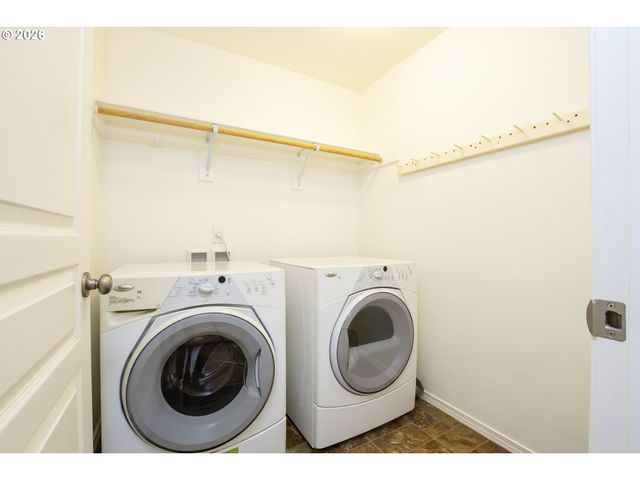 4950 GLACIER Dr, Springfield, OR 97478
