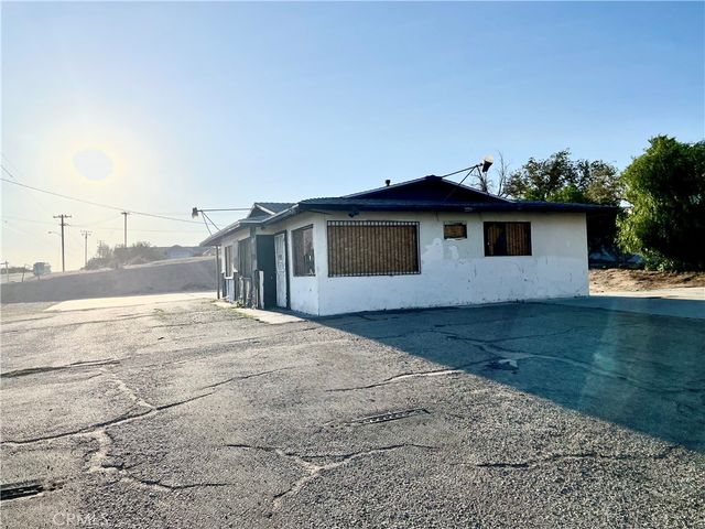 15720 Mojave Drive, Victorville, CA 92394