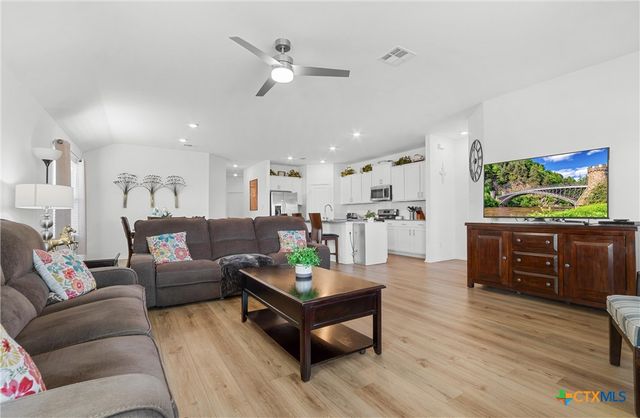 108 The Ugly Way, Jarrell, TX 76537