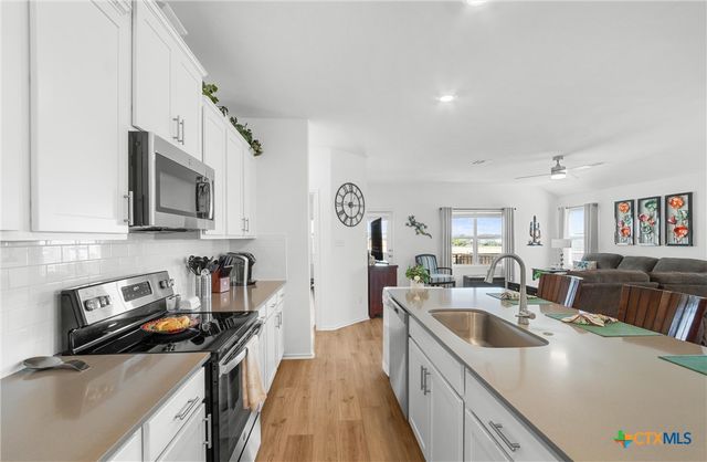 108 The Ugly Way, Jarrell, TX 76537