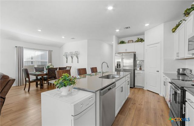 108 The Ugly Way, Jarrell, TX 76537