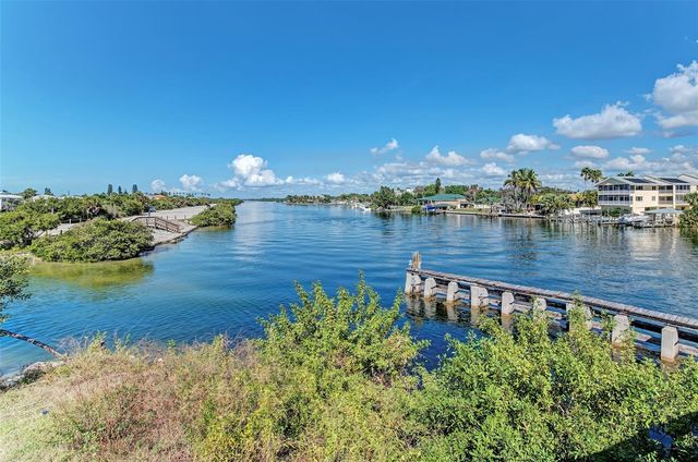 201 LYONS BAY ROAD, Nokomis, FL 34275