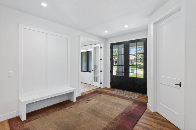 5717 W 68th Street, Edina, MN 55439