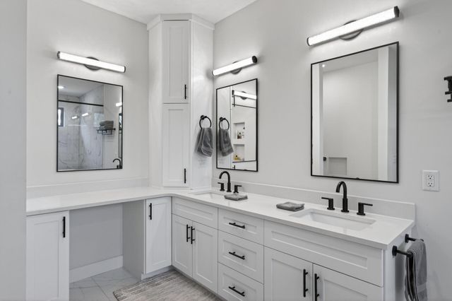 5717 W 68th Street, Edina, MN 55439