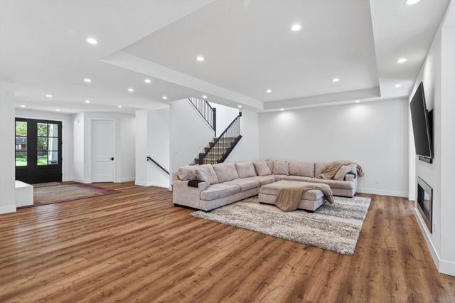 5717 W 68th Street, Edina, MN 55439