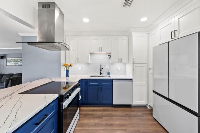 824 61ST AVENUE NE, St Petersburg, FL 33703