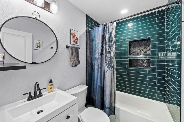 824 61ST AVENUE NE, St Petersburg, FL 33703