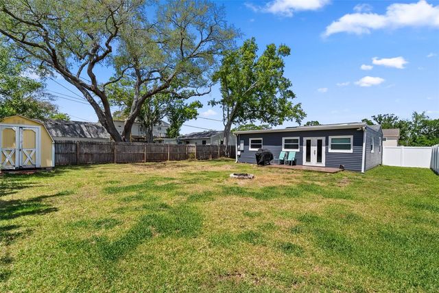 824 61ST AVENUE NE, St Petersburg, FL 33703