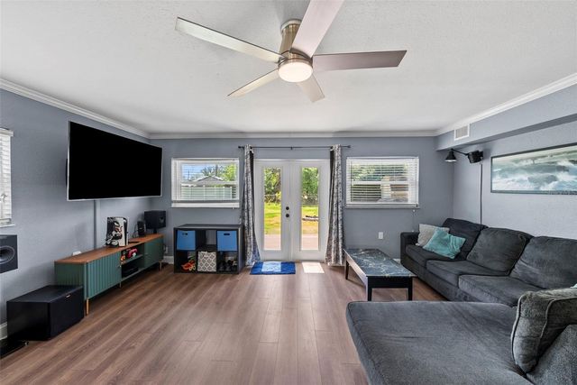 824 61ST AVENUE NE, St Petersburg, FL 33703