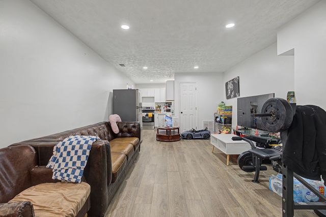 2537 Oak Forest Dr, Antioch, TN 37013