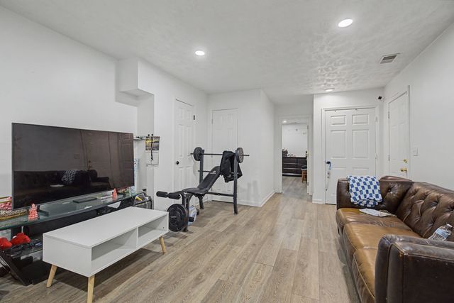 2537 Oak Forest Dr, Antioch, TN 37013