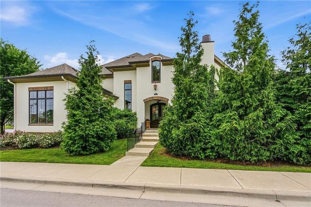 9320 Rosewood Drive, Prairie Village, KS 66207