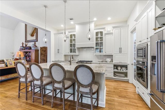 9320 Rosewood Drive, Prairie Village, KS 66207