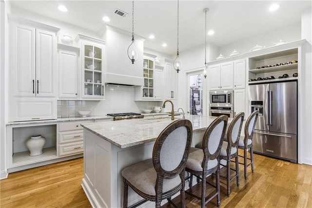 9320 Rosewood Drive, Prairie Village, KS 66207