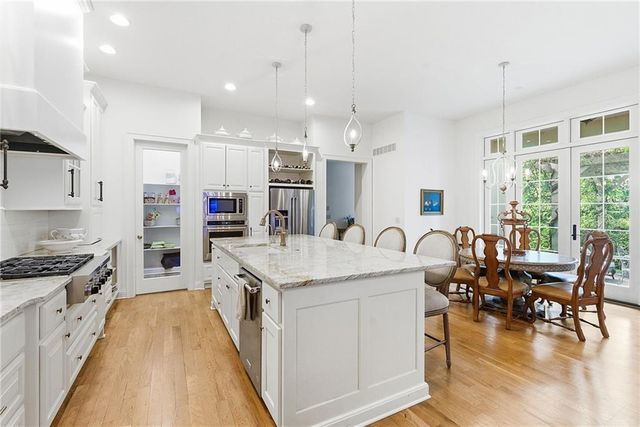 9320 Rosewood Drive, Prairie Village, KS 66207