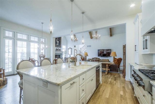 9320 Rosewood Drive, Prairie Village, KS 66207