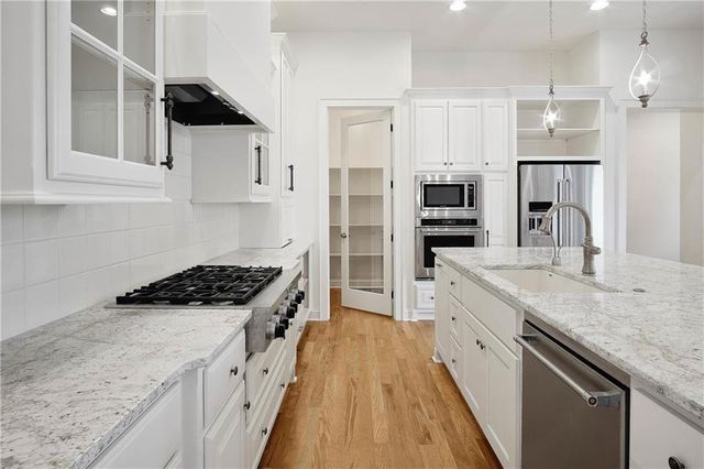 9320 Rosewood Drive, Prairie Village, KS 66207