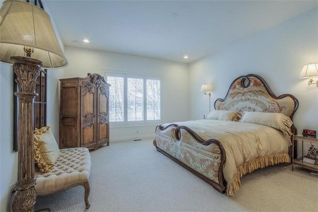9320 Rosewood Drive, Prairie Village, KS 66207