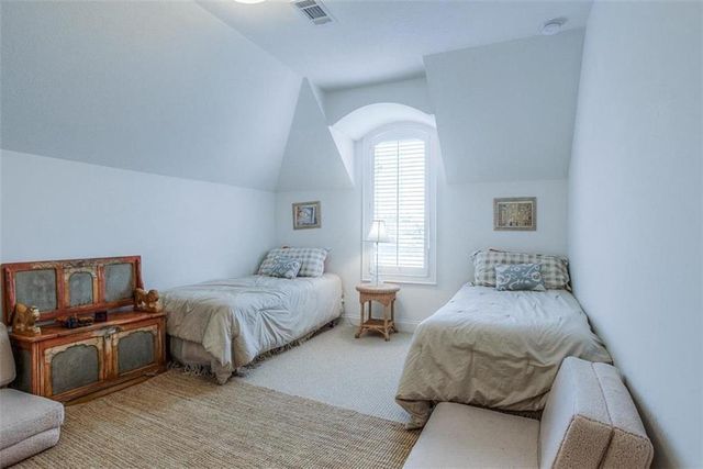 9320 Rosewood Drive, Prairie Village, KS 66207