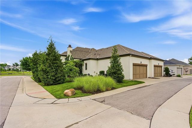 9320 Rosewood Drive, Prairie Village, KS 66207