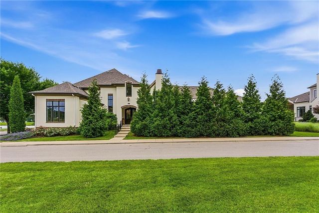 9320 Rosewood Drive, Prairie Village, KS 66207