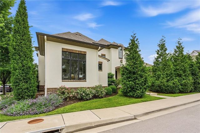 9320 Rosewood Drive, Prairie Village, KS 66207