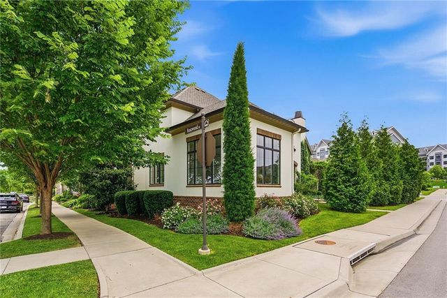 9320 Rosewood Drive, Prairie Village, KS 66207
