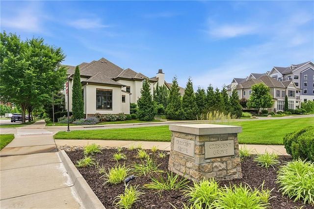 9320 Rosewood Drive, Prairie Village, KS 66207
