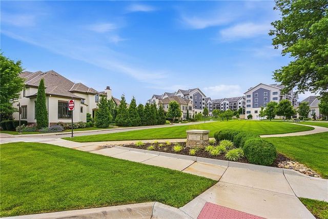 9320 Rosewood Drive, Prairie Village, KS 66207