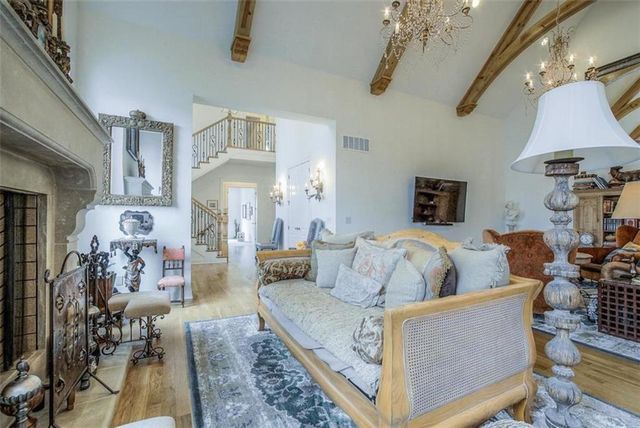 9320 Rosewood Drive, Prairie Village, KS 66207