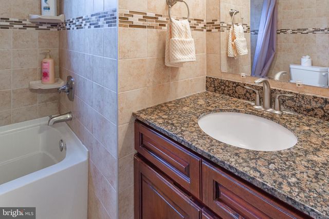 1588 WILLIAMS RD, Abington, PA 19001