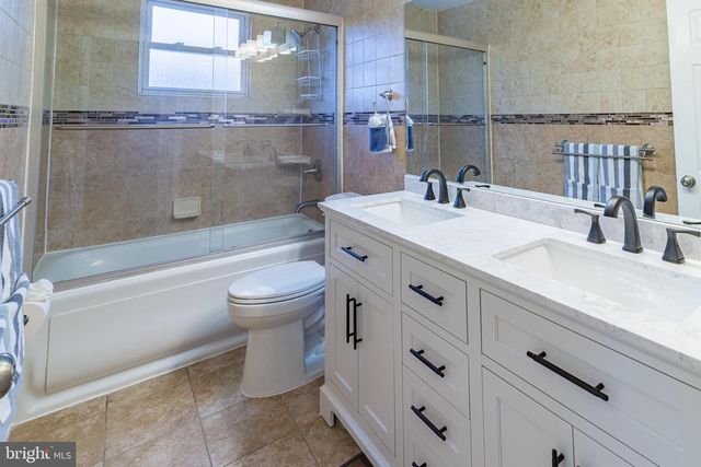1588 WILLIAMS RD, Abington, PA 19001