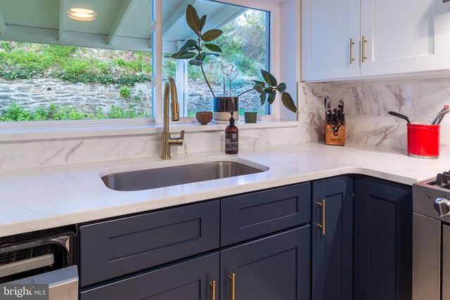 1588 WILLIAMS RD, Abington, PA 19001
