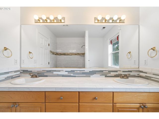 4610 Nw 138TH St, Vancouver, WA 98685