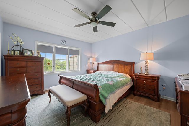 8515 Woodward Avenue 303, Woodridge, IL 60517