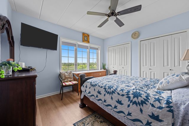 8515 Woodward Avenue 303, Woodridge, IL 60517