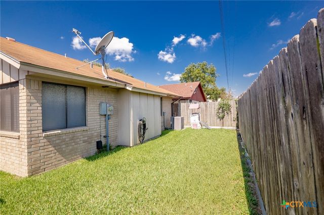 306 Waterford Drive, Victoria, TX 77901