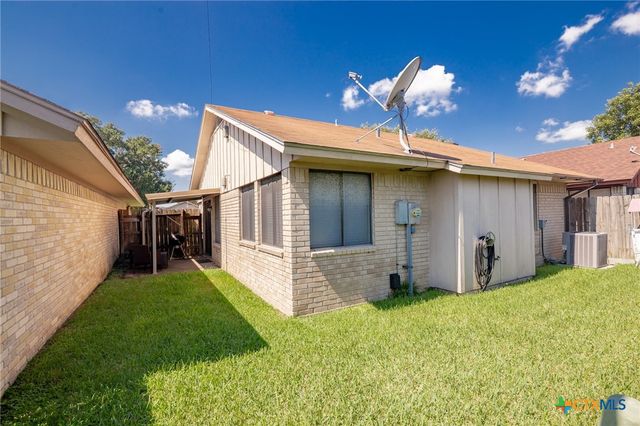 306 Waterford Drive, Victoria, TX 77901