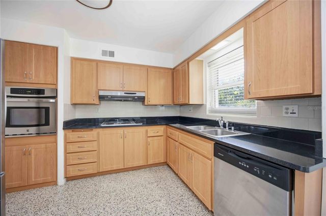 2244 SUNNYSIDE PLACE, Sarasota, FL 34239