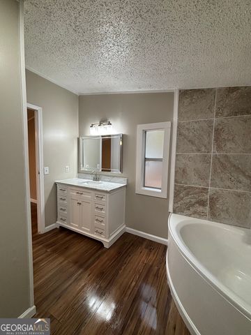 409 Paiute Road, Locust Grove, GA 30248