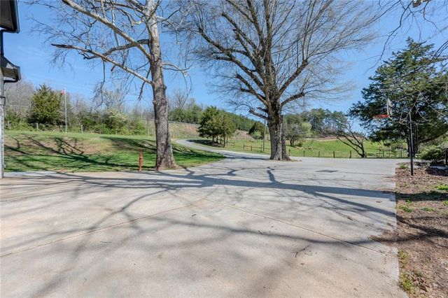 182 Henry Mack Hill Road, Rydal, GA 30171
