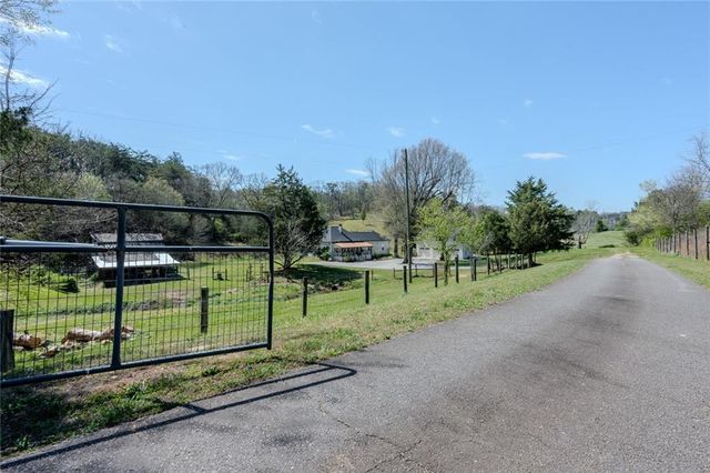 182 Henry Mack Hill Road, Rydal, GA 30171