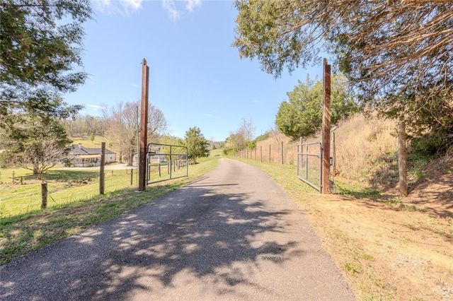 182 Henry Mack Hill Road, Rydal, GA 30171