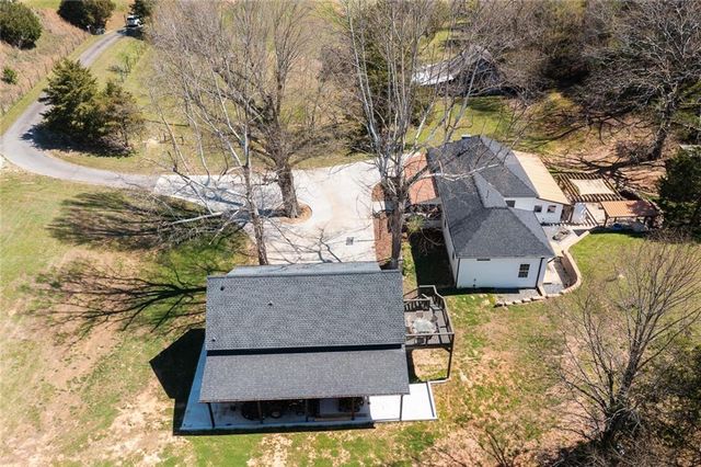 182 Henry Mack Hill Road, Rydal, GA 30171