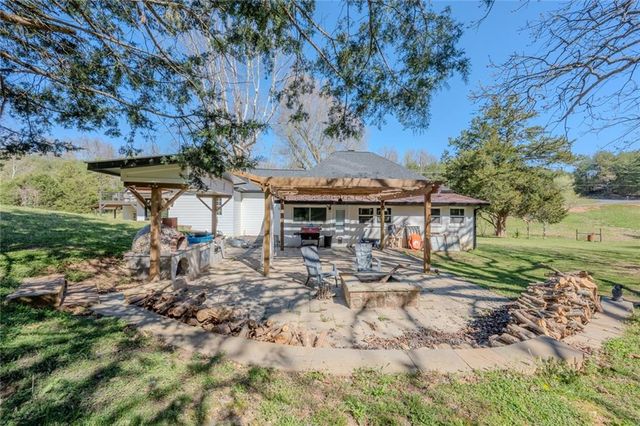 182 Henry Mack Hill Road, Rydal, GA 30171