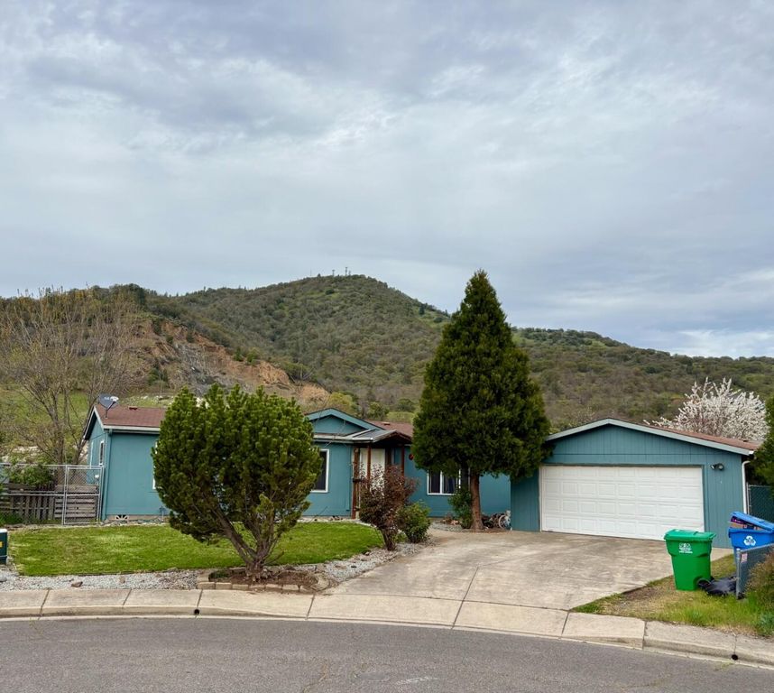 547 Damian Circle, Gold Hill, OR 97525