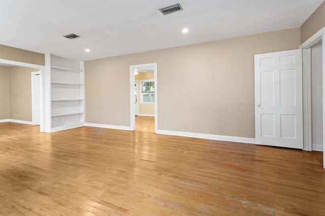 2660 Long Street, Beaumont, TX 77702