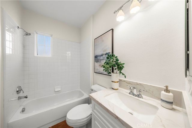 56 Crabapple, Irvine, CA 92620