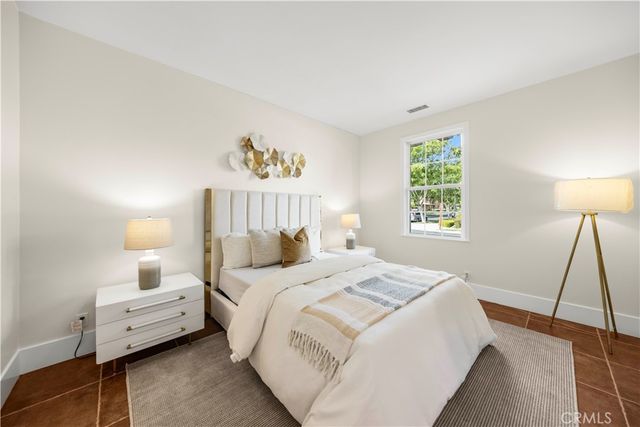 56 Crabapple, Irvine, CA 92620