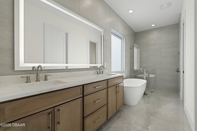 427 Columbus Avenue, New Smyrna Beach, FL 32169